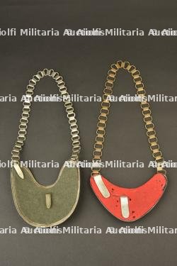 Lot de deux reproductions de hausse-cols prussiens. Lot of 2 prussian gorget reproductions. Preussen Konvolut 2 Neufertigung Ringkragen — miniature 5