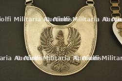 Lot de deux reproductions de hausse-cols prussiens. Lot of 2 prussian gorget reproductions. Preussen Konvolut 2 Neufertigung Ringkragen — miniature 6