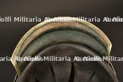 Casque de Garde du Corps modele 1867 en tenue de service. Prussian Garde du Corps spiked helmet pattern 1867. Garde du Corps Pickelhaube M1867 — miniature 3