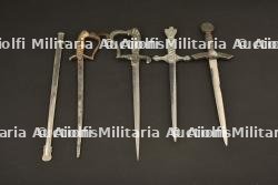 lot de coupes papiers en formes de sabres allemands. Lot of miniature sword letter openers. Konvolut Miniatur Säbel Briefoffner — miniature 3