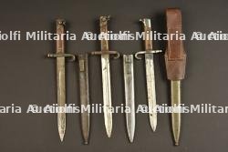 Autriche, trois baïonnettes M95 avec support portepee