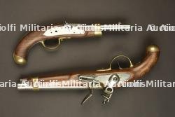 Reproduction de deux pistolets à silex — miniature 10