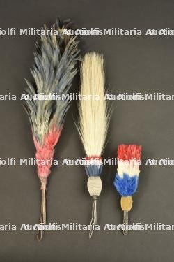 Trois plumets pour coiffures