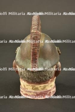 Pot couvert figurant un officier — miniature 8