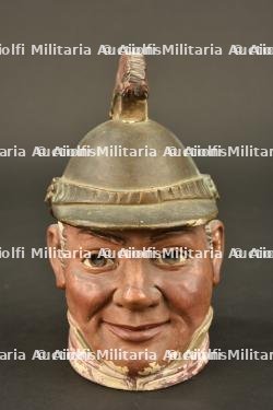 Pot couvert figurant un officier — miniature 11