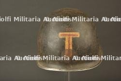 Casque à insigne. — miniature 7