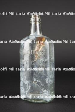 Bouteille de Gordon's.