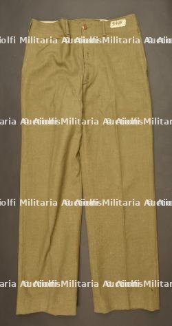 Pantalon moutarde.