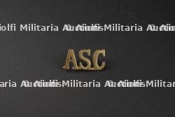 Ensemble d'insignes divers — photo 12