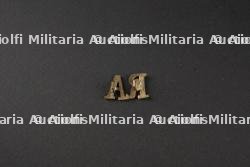 Ensemble d'insignes divers — miniature 17