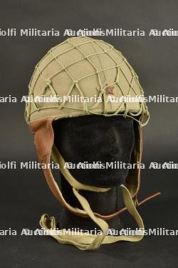 Reproduction d'un casque de parachutiste japonais.