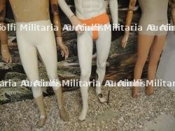 Lot de mannequins homme.