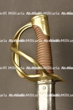Sabre 1822 de cavalerie légère à lame courbe daté 1904 — miniature 3