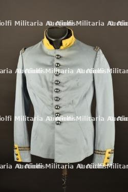 Tunique de lieutenant modèle 1898 du 1er chasseur d'Afrique