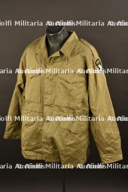 Reproduction d'une veste M-1943 de parachutiste US
