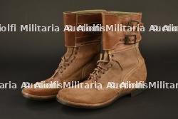 Buckle boots