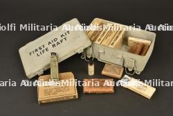 Rare boite First Aid Kit Life Raft