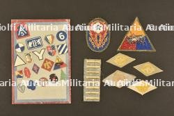 Livret de la 5ème armée US et divers insignes. US 5th Army booklet and various badges — miniature 3