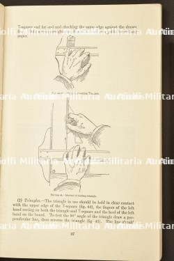 Ensemble de manuels technique US. US technical manual set — miniature 4