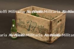 Caisse de transport de bouteilles 7 UP. Bottle transport box 7 UP — miniature 7