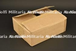 Téléphone de campagne EE-8-B dans son emballage carton d'origine. EE-8-B campaign phone in its original cardboard packaging — photo 2