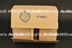 Téléphone de campagne EE-8-B dans son emballage carton d'origine. EE-8-B campaign phone in its original cardboard packaging — miniature 9