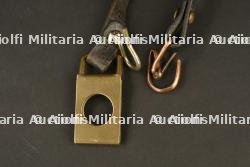 Bélière porte fourreau. Aries scabbard holder. — miniature 2