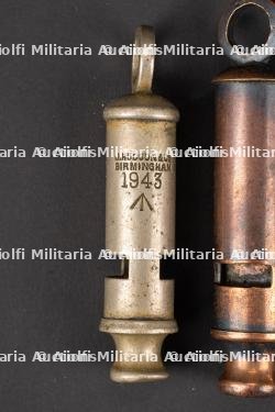 Sifflets britannique. British whistles. — miniature 3
