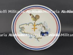 Grand plat Libération août 1944. Large Liberation August 1944 platter.