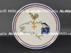 Grand plat Libération août 1944. Large Liberation August 1944 platter. — photo 1