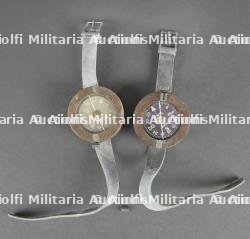 Boussoles de poignée. Wrist compasses.
