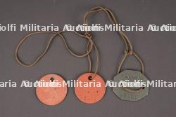 Plaques d'identité britannique. British dog tag.