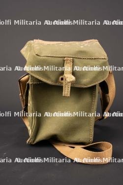 Housse de masque anti-gaz britannique. British gas mask carrier — miniature 2