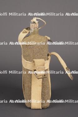 Gourde britannique. British water bottle. — miniature 3