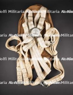 Harnais de parachute TYPE X. Parachute harness Type X
