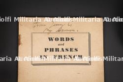 Accessoires britannique. British accessories group. — miniature 6