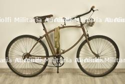 Vélo pliant parachutiste britannique. British airborne folding bicycle.