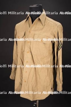 Chemise moutarde. US Army mustard shirt.