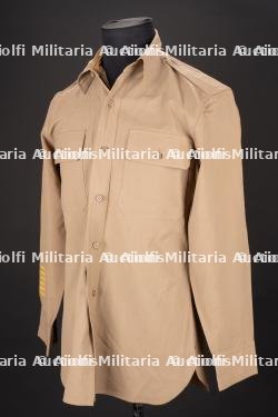 Chemise d'officier chino. Khaki officer’s shirt