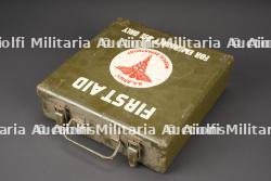 Caisse First Aid US. US Army First Aid case.