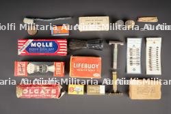 Accessoires de toilette US. US toiletry accessories.