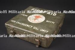 Caisse First Aid de véhicule. US Army Vehicle First Aid case.