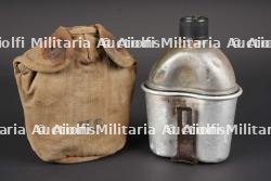 Gourde US. US Army canteen.