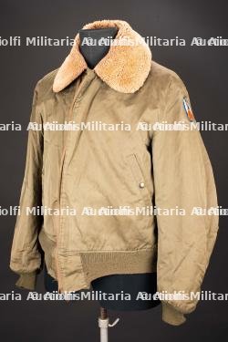 Blouson de vol A-15 US. US A-15 flight jacket.