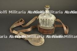 Bidon d'essai et porte sabre de cavalerie française. Experimental canteen and French cavalry sword hanger