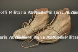 Paire de brodequins français modèle 1917. Pair of French Model 1917 ankle boots — miniature 9