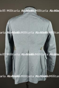 Tunique bleu horizon d'un capitaine médecin. Horizon blue tunic of a medical captain — miniature 8