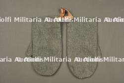 Paire de moufles allemandes régimentées. Pair of regimentally marked German mittens — photo 4