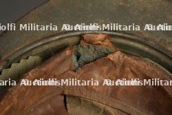 Casque Adrian de l'infanterie avec impact. Infantry Adrian helmet with impact damage — photo 6
