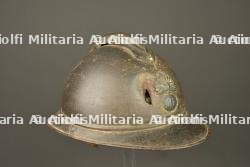 Casque Adrian de l'infanterie avec impact. Infantry Adrian helmet with impact damage — miniature 10